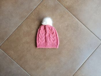 Bonnet rose à pompon