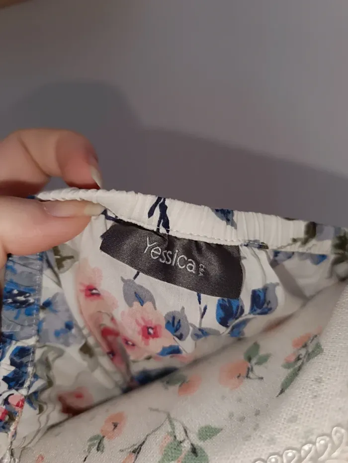 🎀 jolie t-shirt blanc motif fleur c&a taille 48🎀 - photo numéro 3