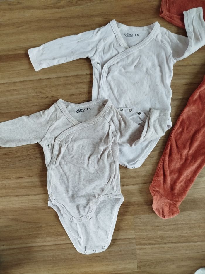 Lot nuit bébé 9 mois avec 2 pyjamas + 2 bodies bébé (Gémo) - photo numéro 2