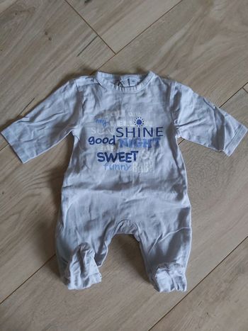 Grenouillère/pyjama été garçon en très bon état (78)