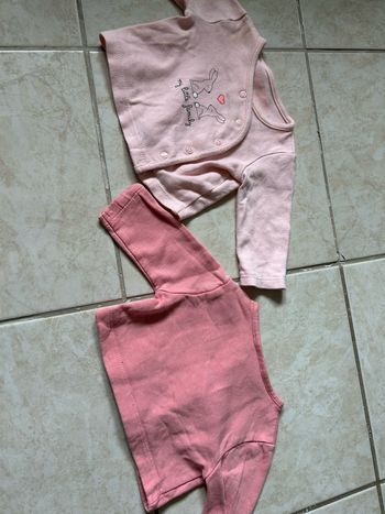 Gilets roses bébés filles