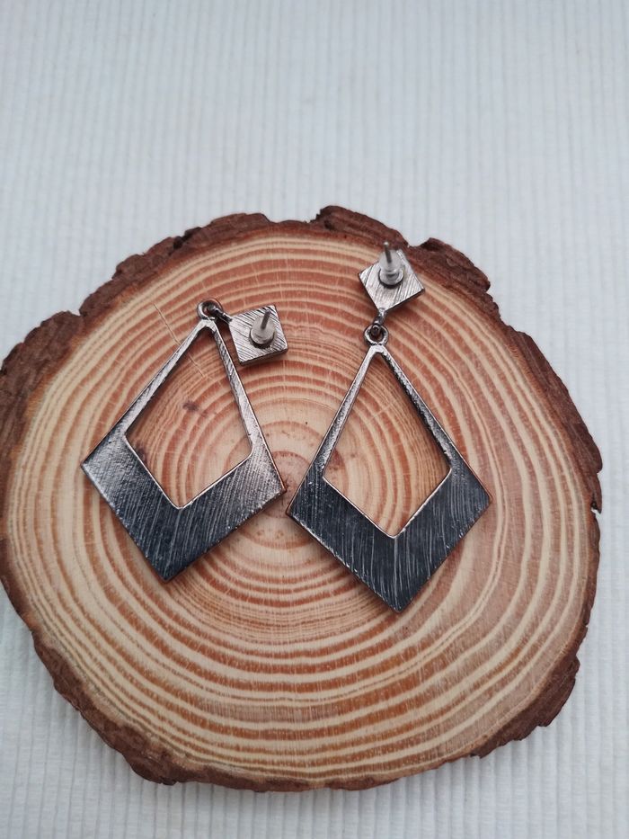 Boucles d'oreilles losange noir - photo numéro 2