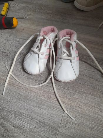 Chaussure bébé adidas taille 18
