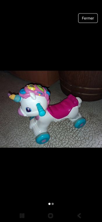 Cheval a bascule et roule