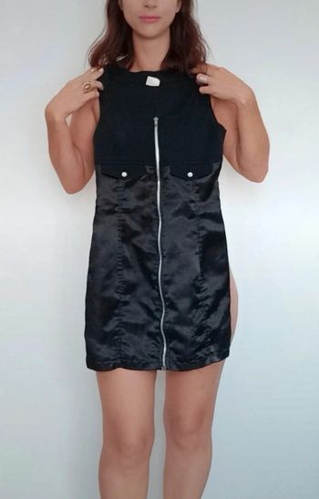 Mini robe de soirée satinée zippée taille 34/36