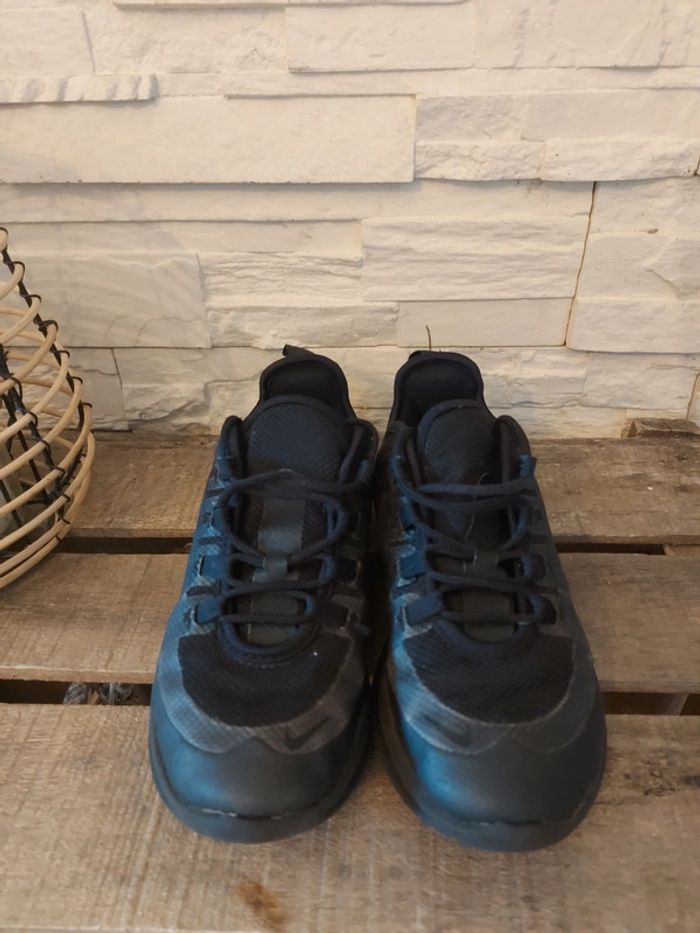 Basket Nike Air max Axis noir P30 bon état - photo numéro 4