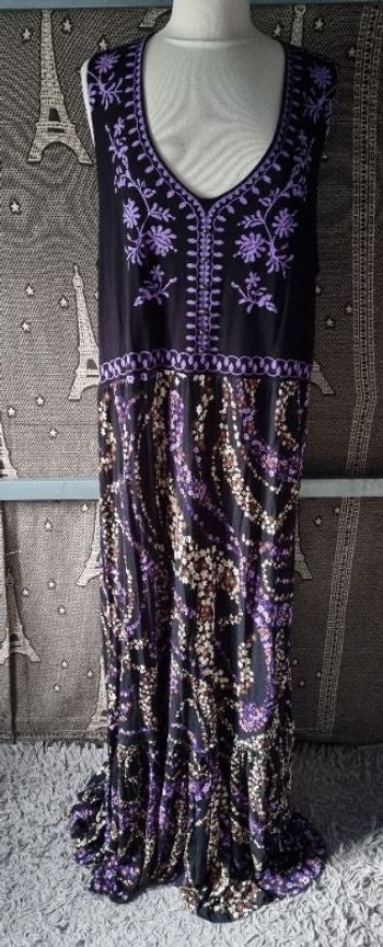 Robe longue noir et violet à motifs fleurs taille 54-56 Bodyflirt