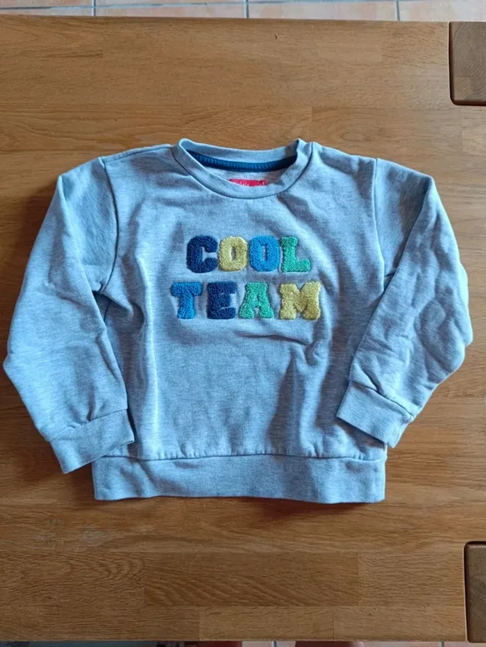 Sweat 6 ans Tissaia Neuf