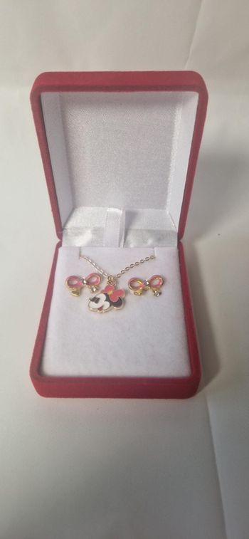 Coffret boucles d'oreilles et collier minnie