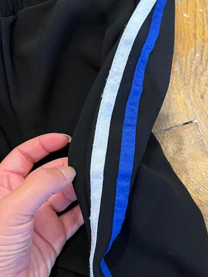 Jogging 2 bandes blanche et bleu taille S/M - photo numéro 2