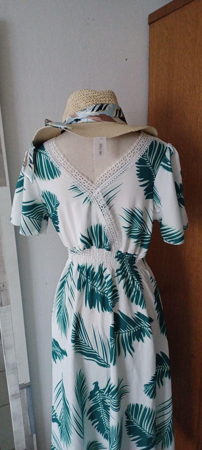 Très jolie robe d'été femme T U - photo numéro 9