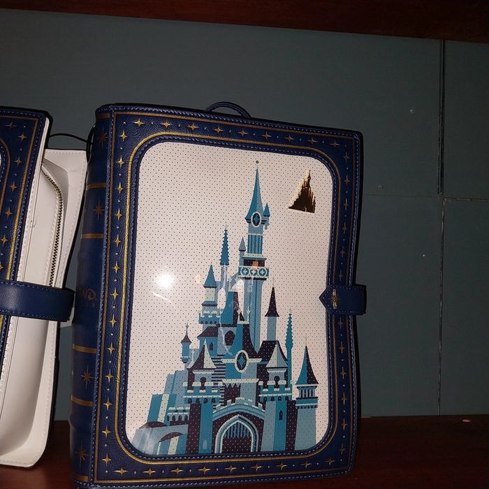 Pick-up sac loungefly livre Disney