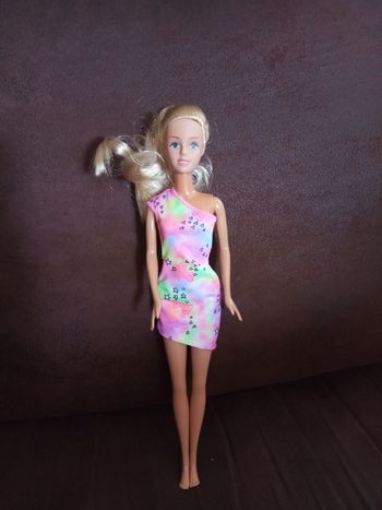 Belle Poupée "Jenny" de 2014