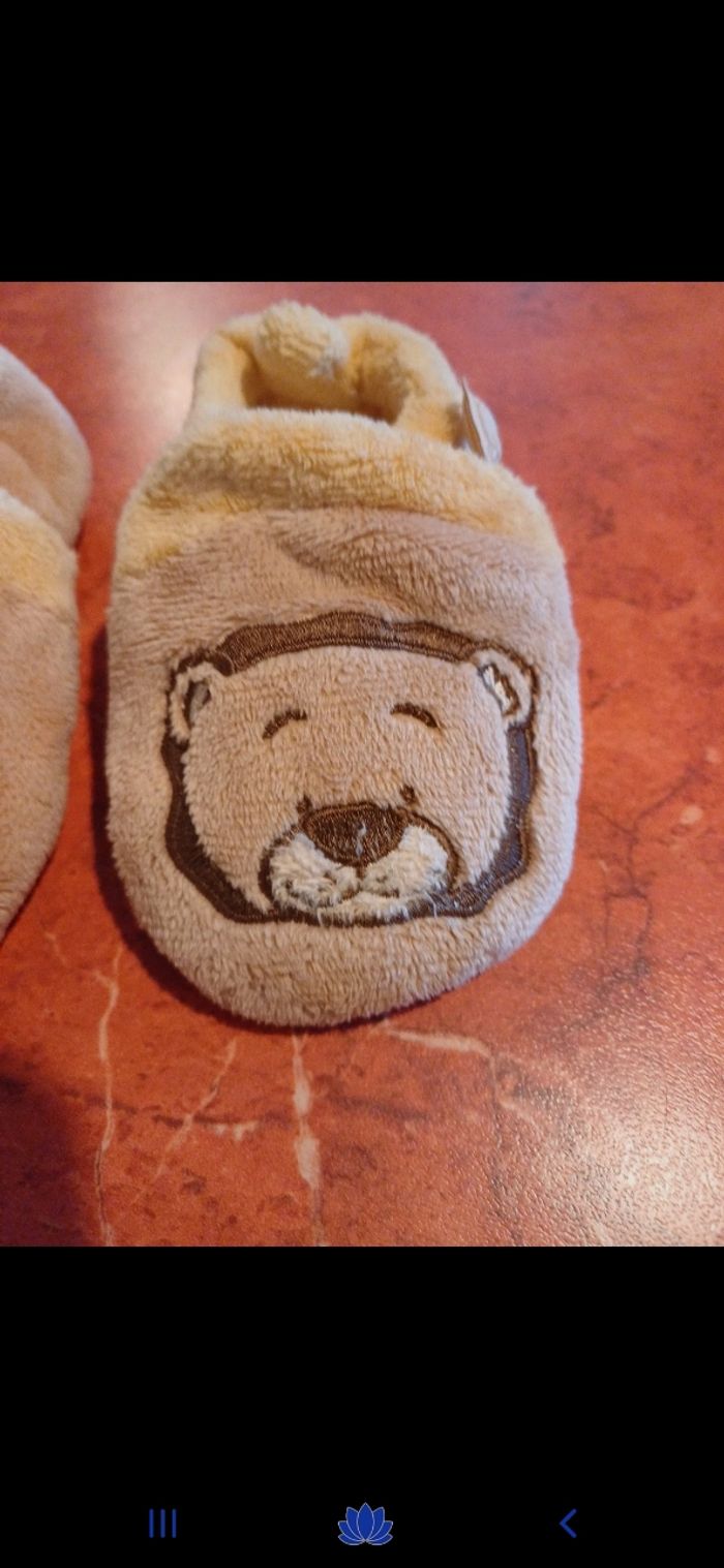 Chaussons taille 18 / 19 - photo numéro 2