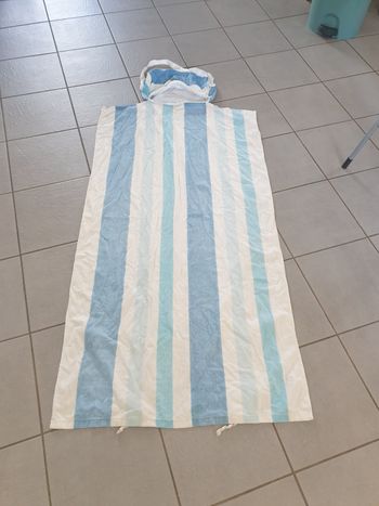 Serviette de bain avec sac de rangement