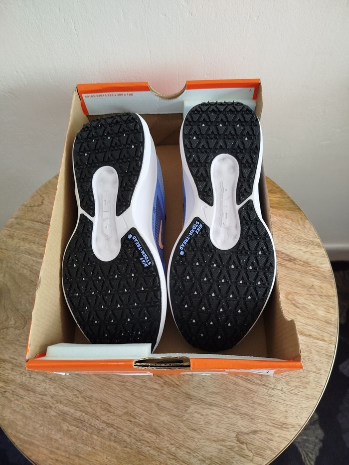 Baskets Nike T 36,5 - photo numéro 7