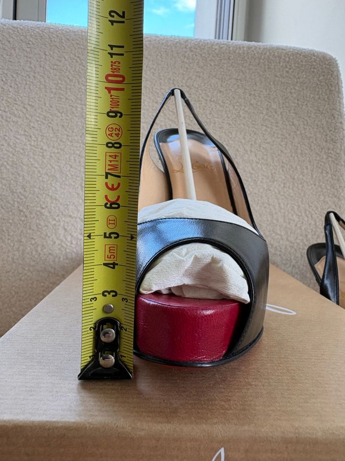 Escarpins bouts ouverts Louboutin - Taille 36,5 - photo numéro 8