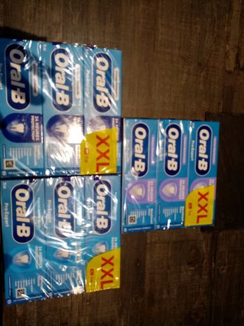 Lot 9 dentifrices oral b