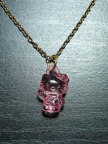 Collier "Hello Kitty" rose clair chaîne dorée 