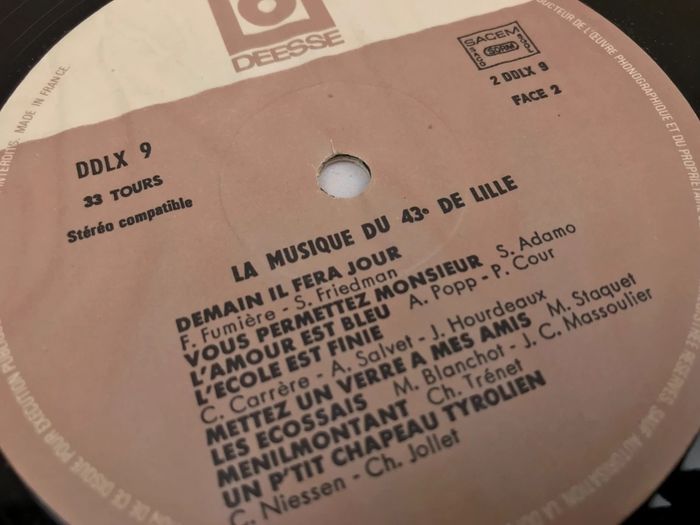 Vinyle 33 tours La musique du 43ème de Lille Les chansons qui marchent (1968) Disques DEESSE DDLX9 - photo numéro 4