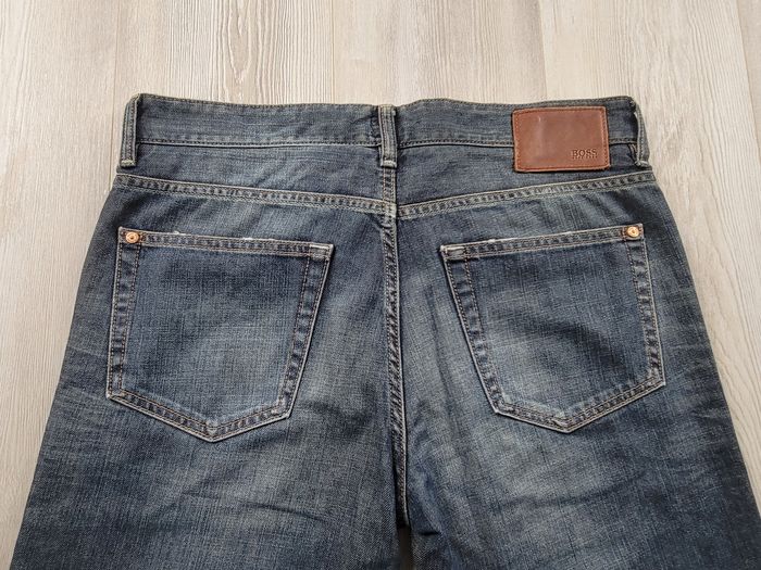 Jean Hugo Boss authentique foncé T33/34 – coupe droite effet vintage – très bon état - photo numéro 4