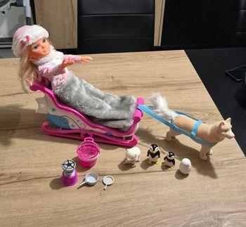 Poupée Nancy chien de traineau