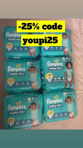 Six paquets de couches Pampers taille 8