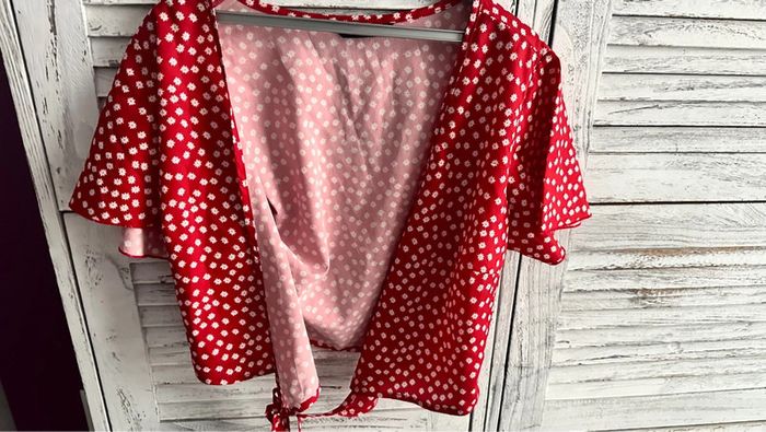 Top rouge à lacets - photo numéro 4