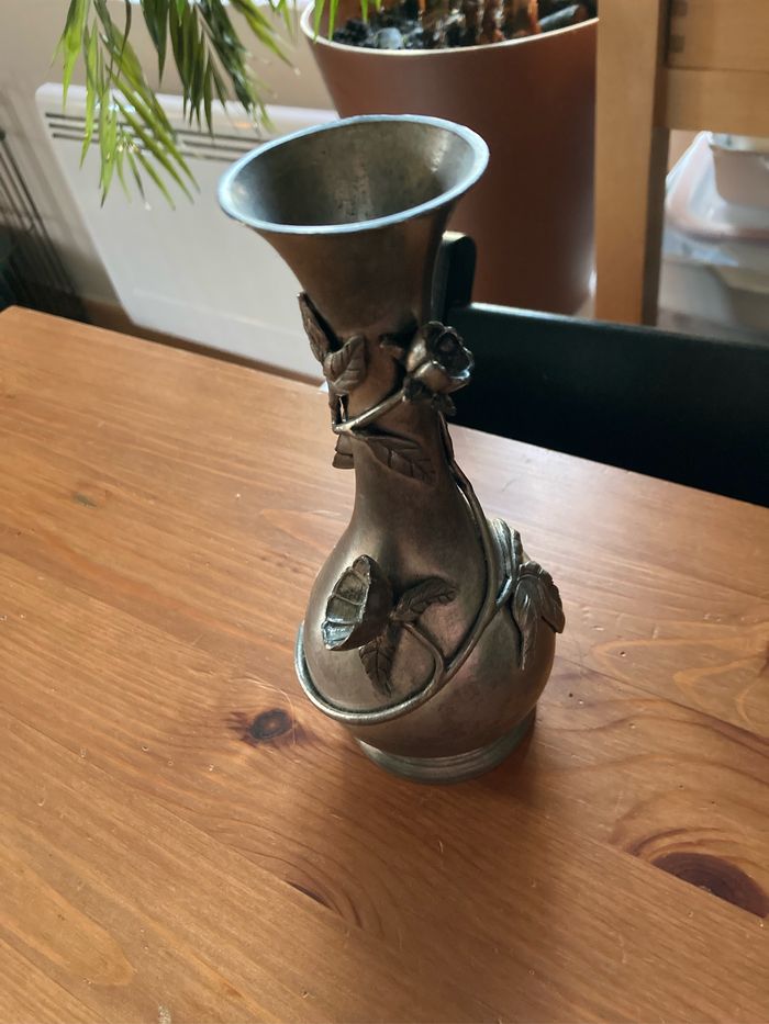 Vase en étain - photo numéro 2