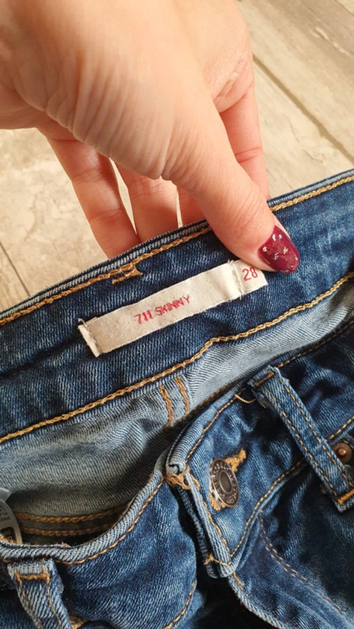 Jean levi's 711 skinny w28 l32 taille 36 - photo numéro 5