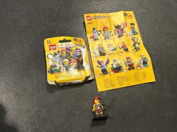 Minifigures LEGO® à collectionner, barbare féroce, série 25, 71045.