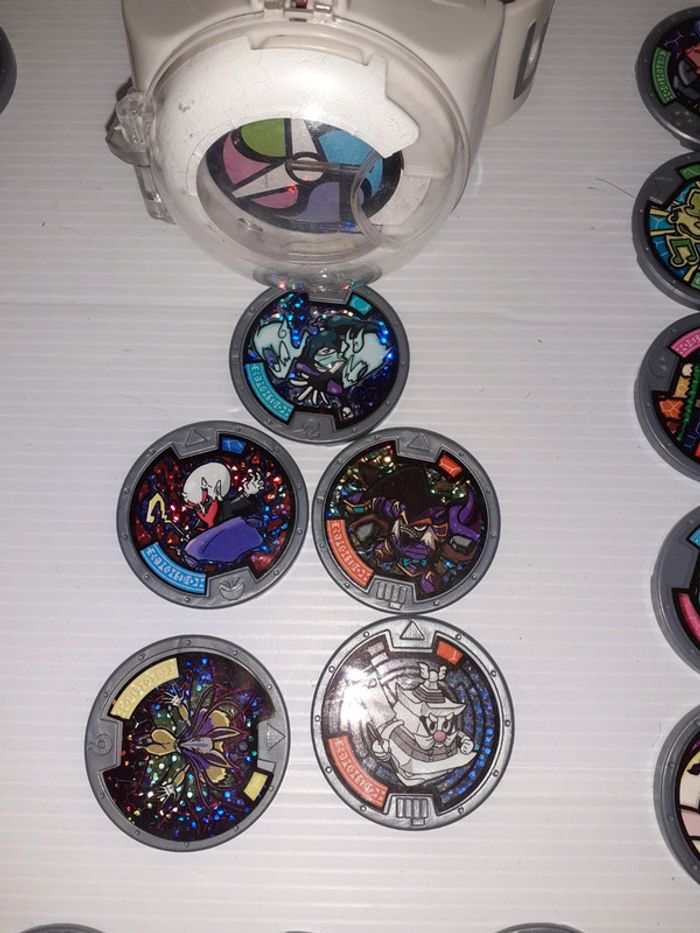 Montre yo kai et 39 médaillon - photo numéro 3