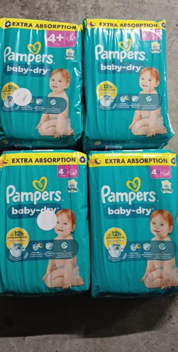 4 paquet de couche Pampers taille 4+ a 30€