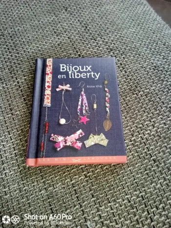 Livre pour fabriquer des bijoux