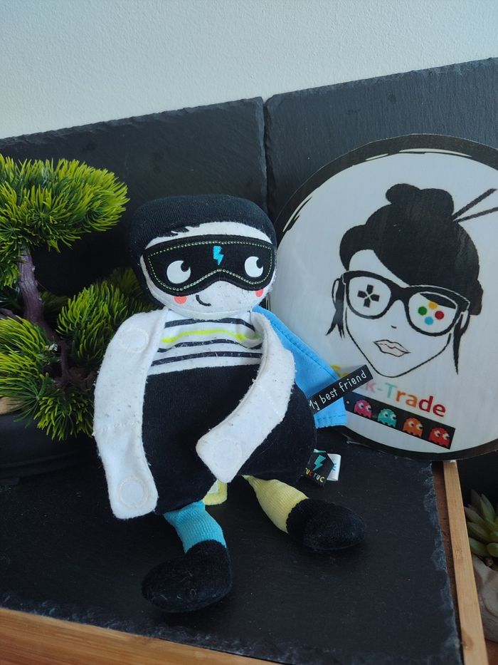 doudou Tuc tuc best friends super héro  noir blanc bleu vert éclair masque 3558