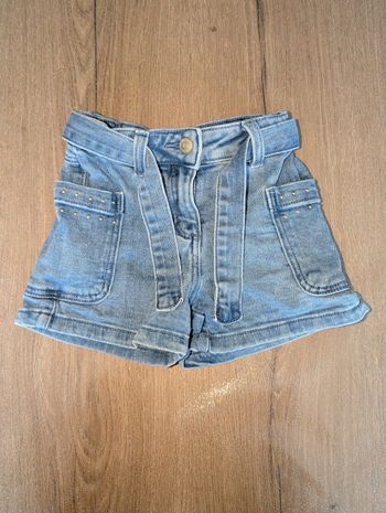 Short 3 ans