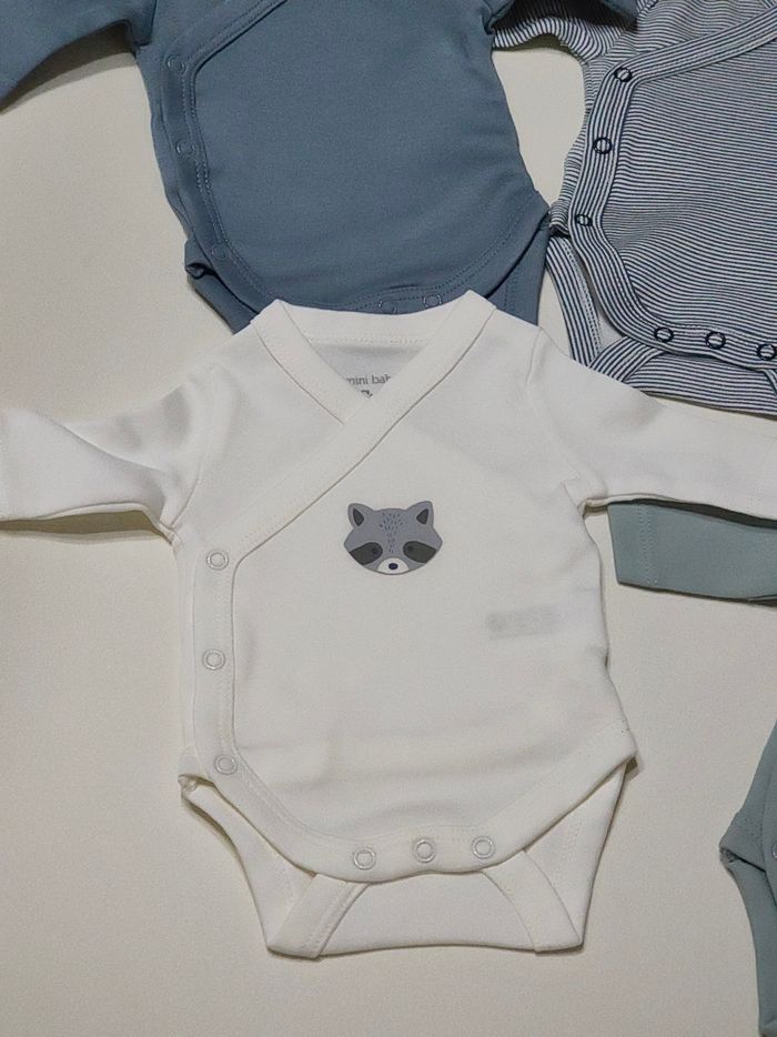 Packs de 5 bodies c&a neuf avec étiquettes - photo numéro 8