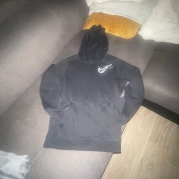 Pull nike enfant avce capuche