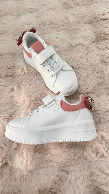 Baskets blanches détails noeud rose P27