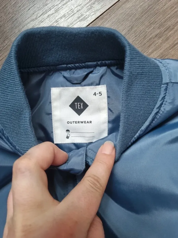 Veste / Manteau zippé doublé bleu métallisé. Garçon. Taille 4 / 5 ans. Tex. TBE - photo numéro 3
