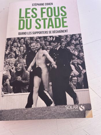 Livre les fous du stade
