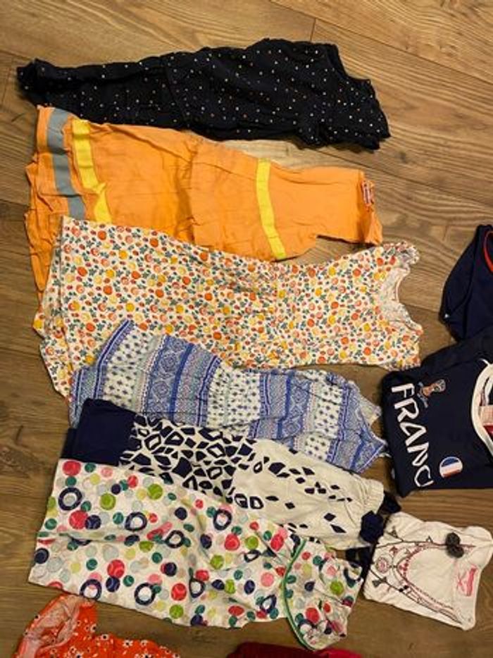 Lot 17 vêtements fille T 5 ans - photo numéro 2