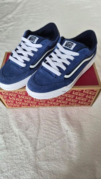 Basket vans hylane neuve taille 39