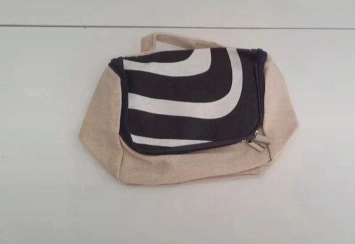 Trousse neuve Yves Rocher