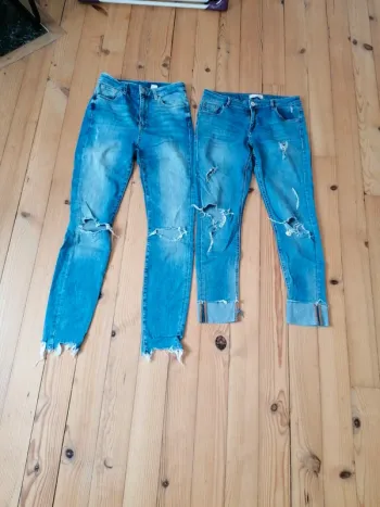 Lot de jeans à trous
