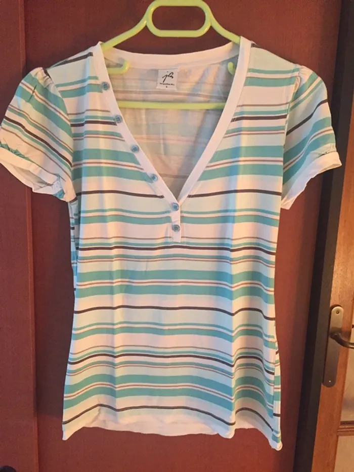 T-shirt col V Jacqueline Riu. Taille S