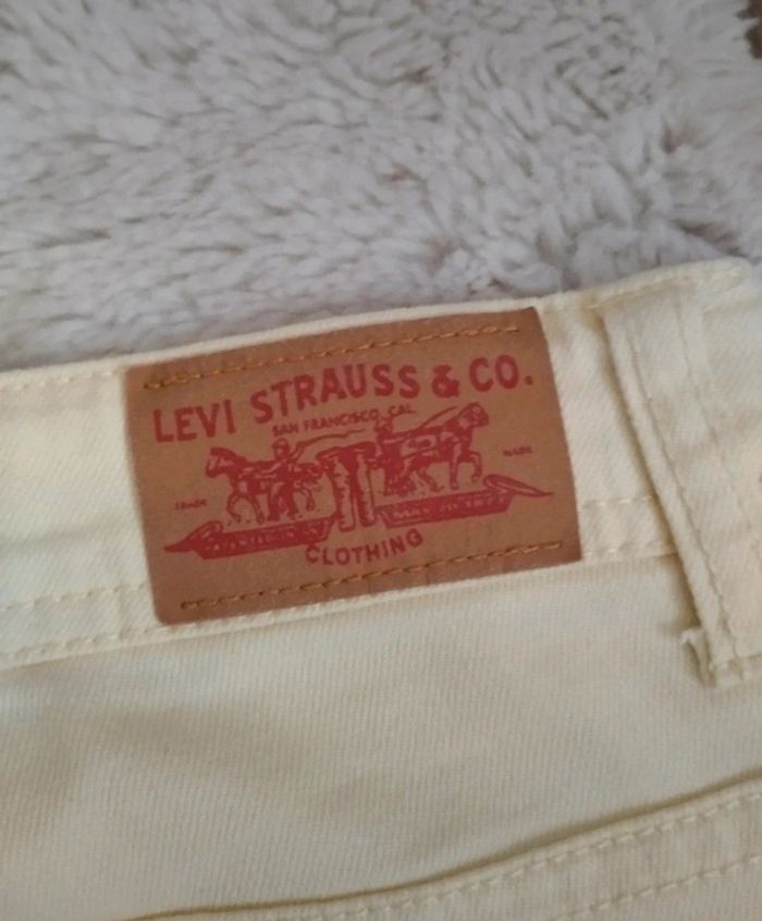 Jean Levi's jaune pâle taille 14 ans - photo numéro 5