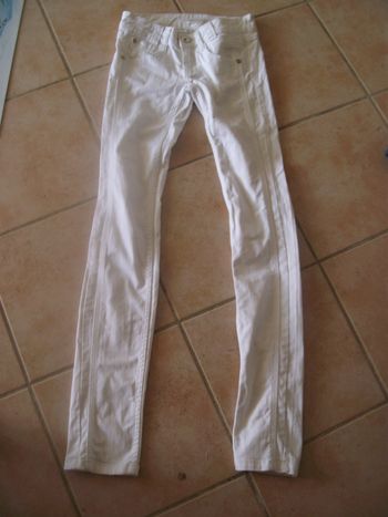 pantalon jeans blanc taille 32 marque Jennyfer