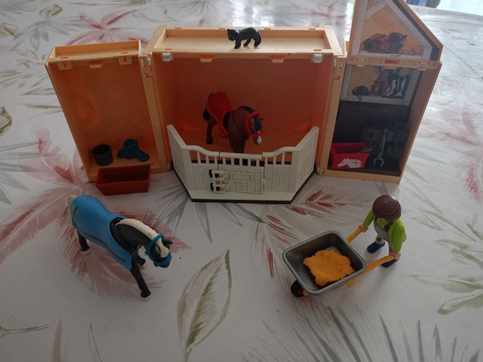 Ecurie transportable playmobil