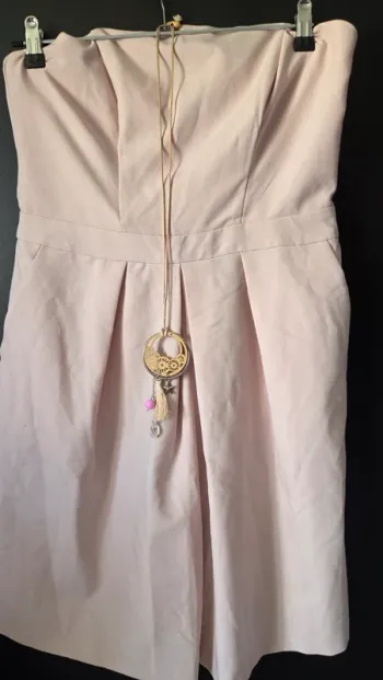 Combishort  Bustier Rose clair de chez Asos en taille 40
